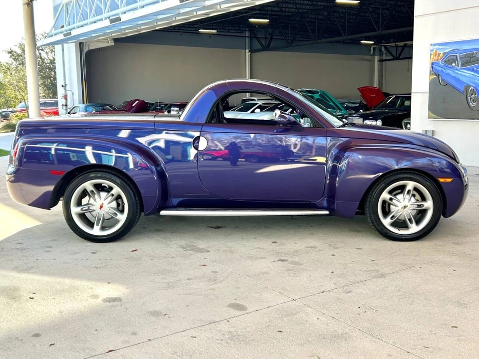 2004 Chevrolet SSR - Image 4 of 21