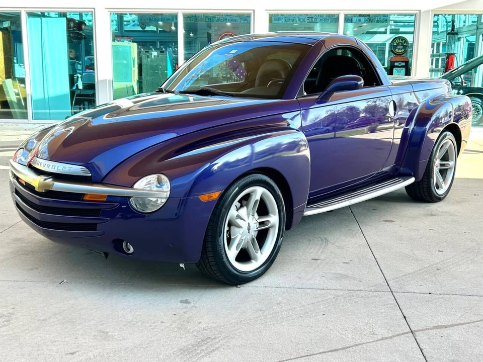 2004 Chevrolet SSR - Image 9 of 31