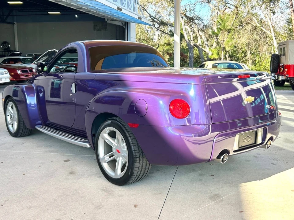 2004 Chevrolet SSR - Image 7 of 31