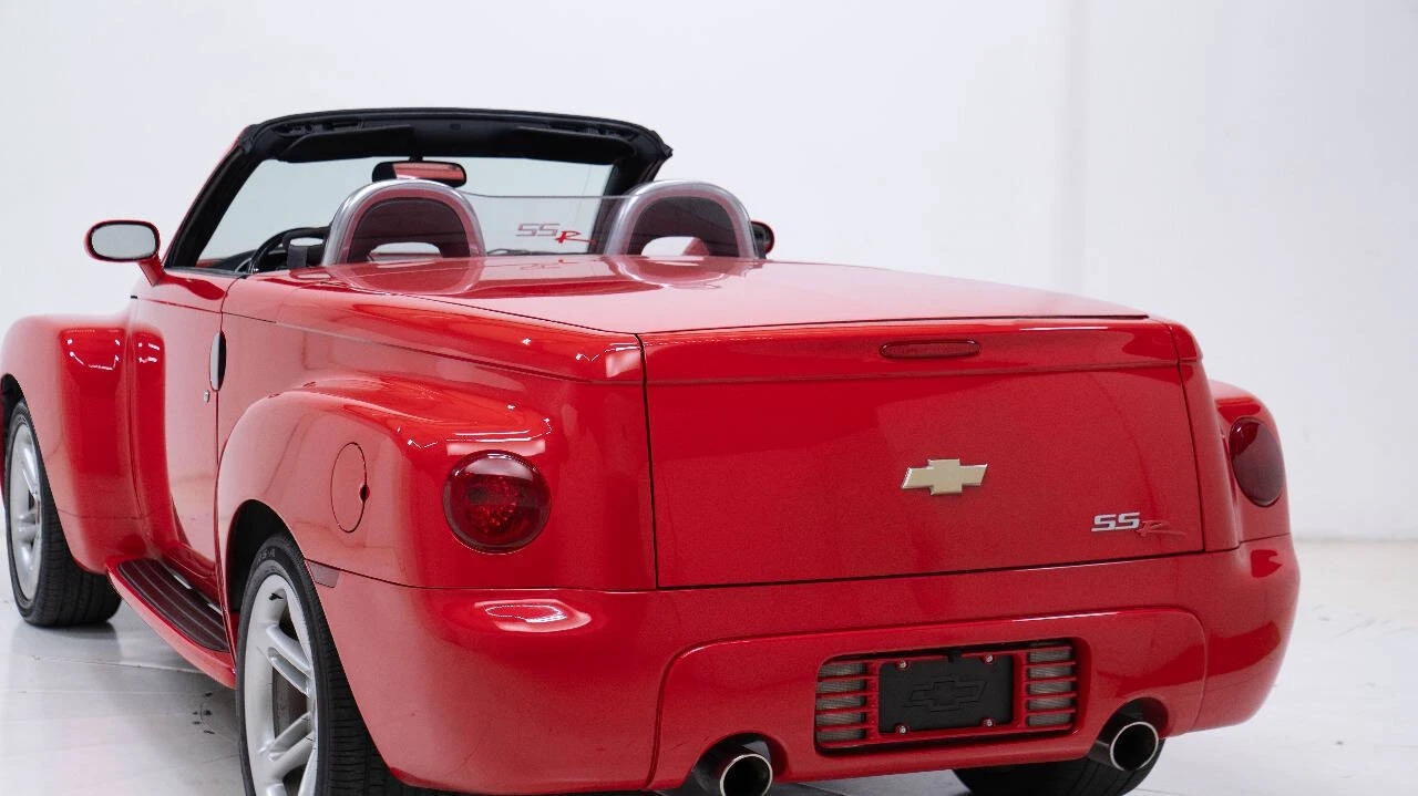 2004 Chevrolet SSR - Image 18 of 21