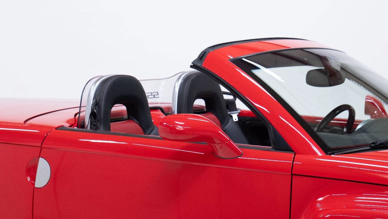 2004 Chevrolet SSR - Image 20 of 21