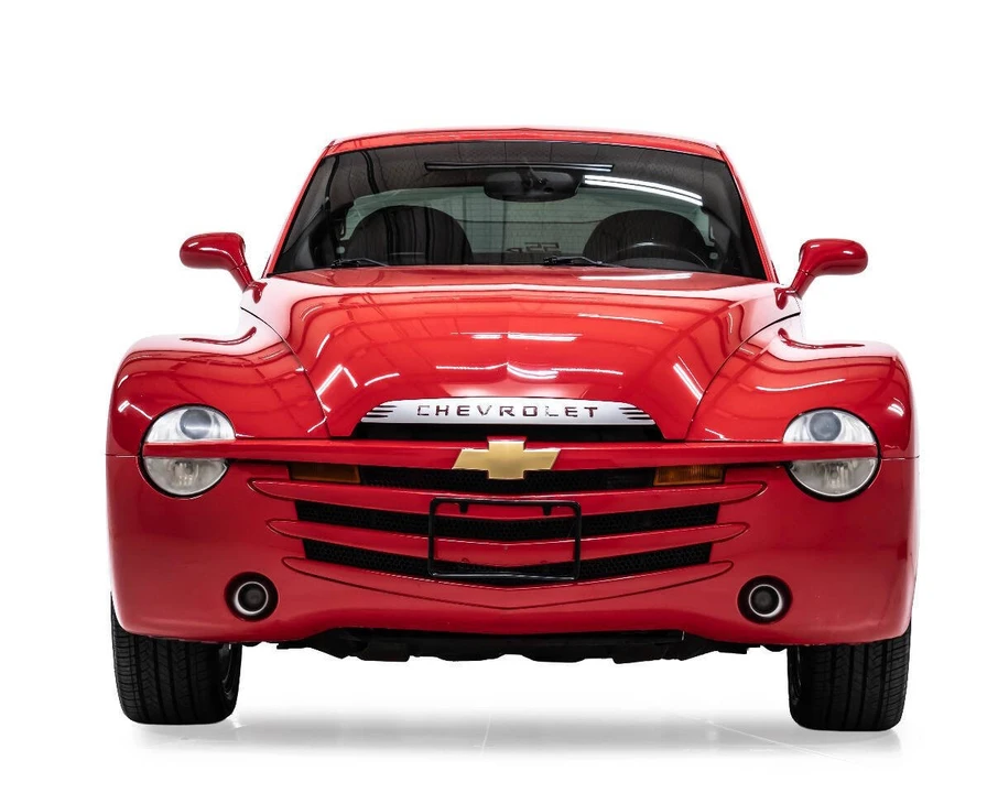 2004 Chevrolet SSR - Image 8 of 12