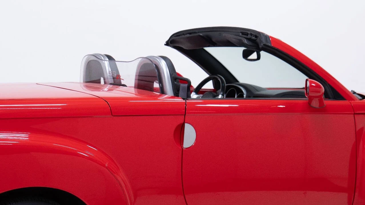 2004 Chevrolet SSR - Image 19 of 21