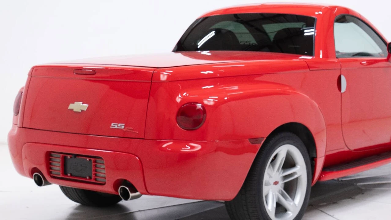 2004 Chevrolet SSR - Image 15 of 21
