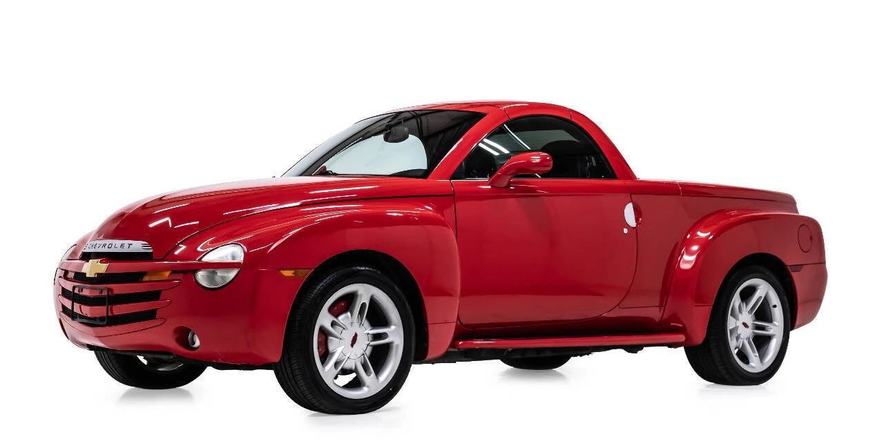 2004 Chevrolet SSR - Image 2 of 12