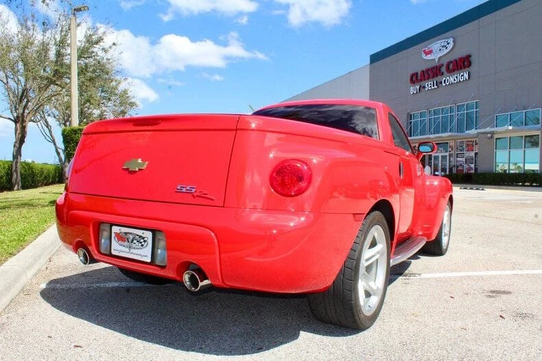 2004 Chevrolet SSR - Image 15 of 31