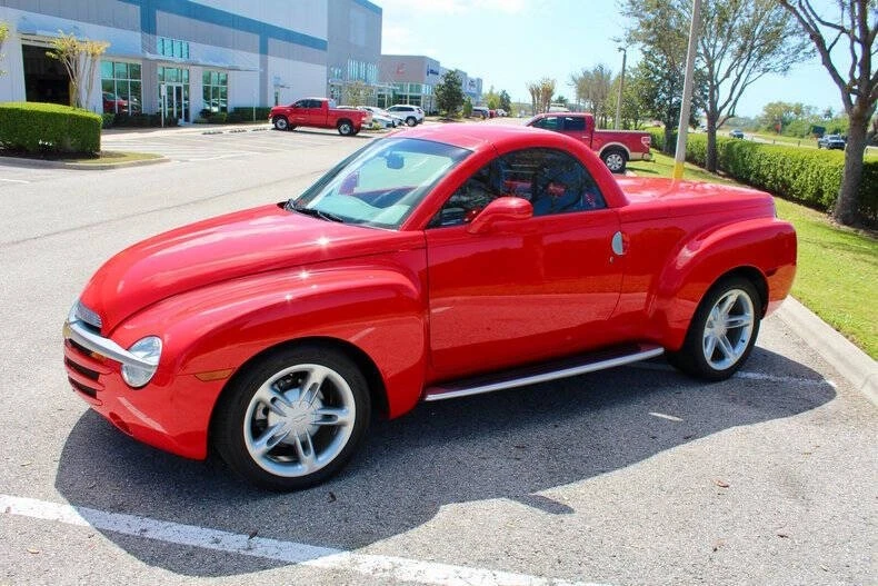 2004 Chevrolet SSR - Image 24 of 31