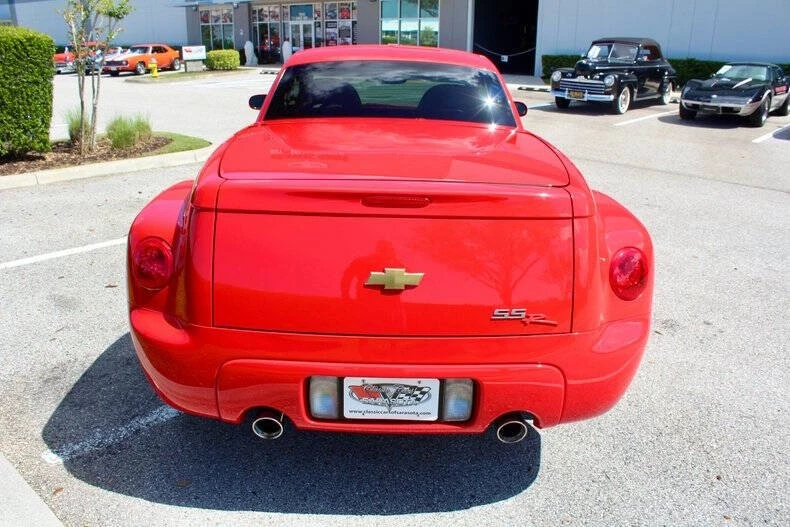 2004 Chevrolet SSR - Image 28 of 31