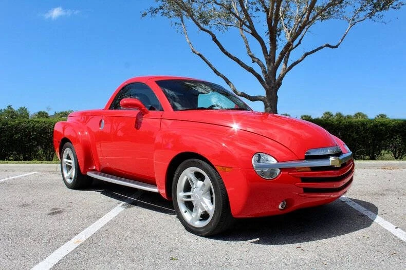 2004 Chevrolet SSR - Image 6 of 31