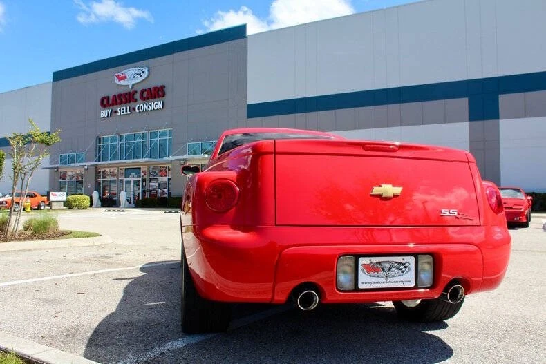 2004 Chevrolet SSR - Image 13 of 31