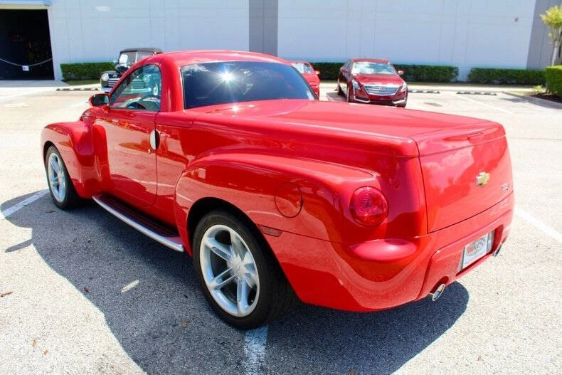 2004 Chevrolet SSR - Image 27 of 31