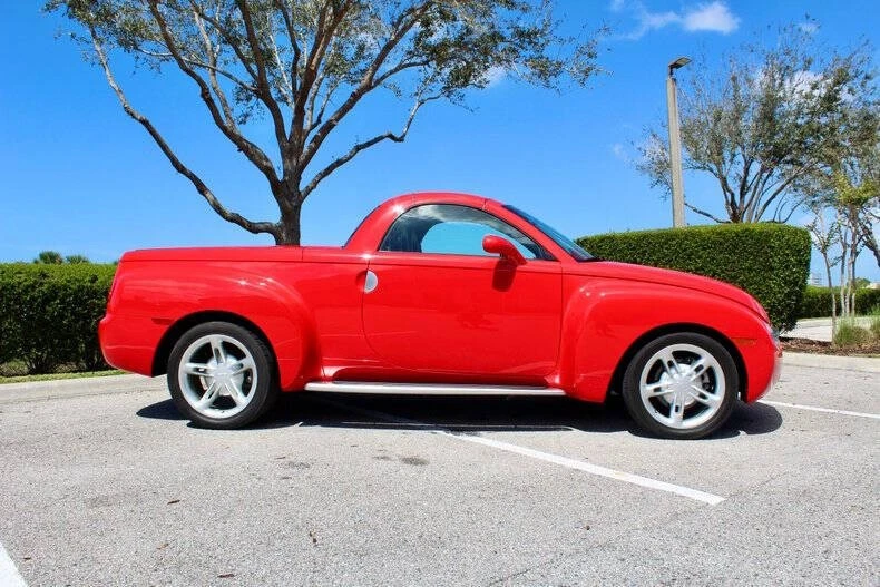 2004 Chevrolet SSR - Image 4 of 31