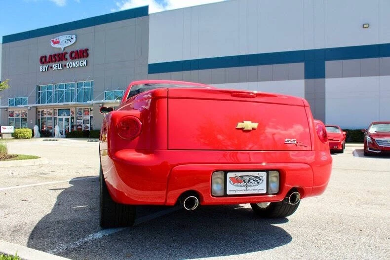 2004 Chevrolet SSR - Image 14 of 31
