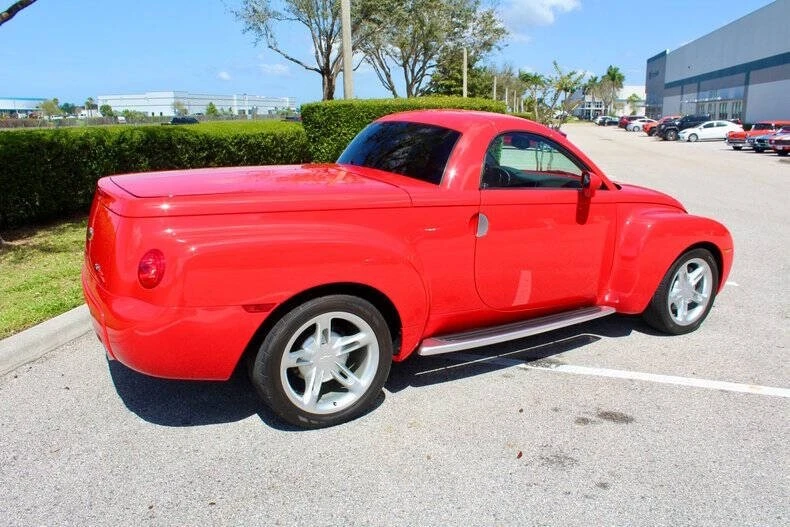 2004 Chevrolet SSR - Image 17 of 31