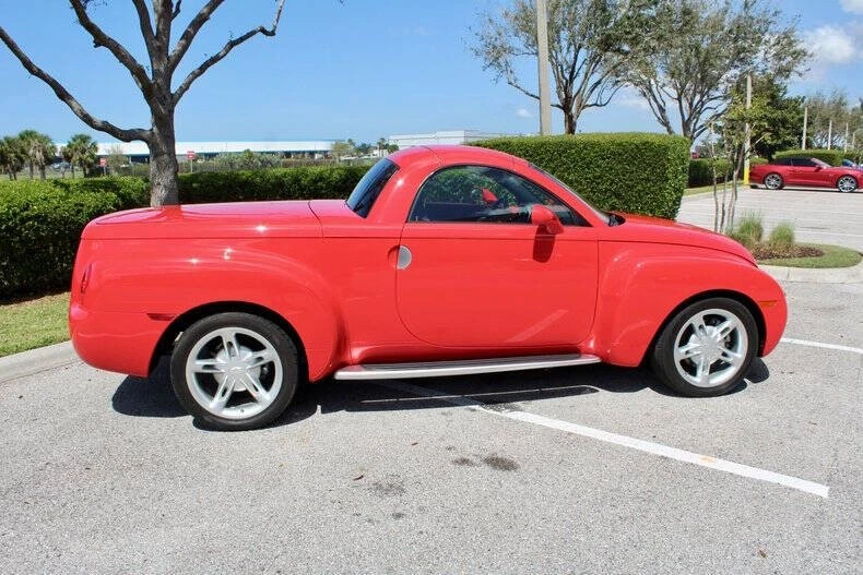 2004 Chevrolet SSR - Image 18 of 31