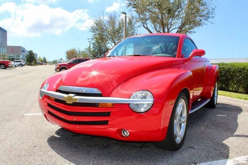 2004 Chevrolet SSR - Image 8 of 31