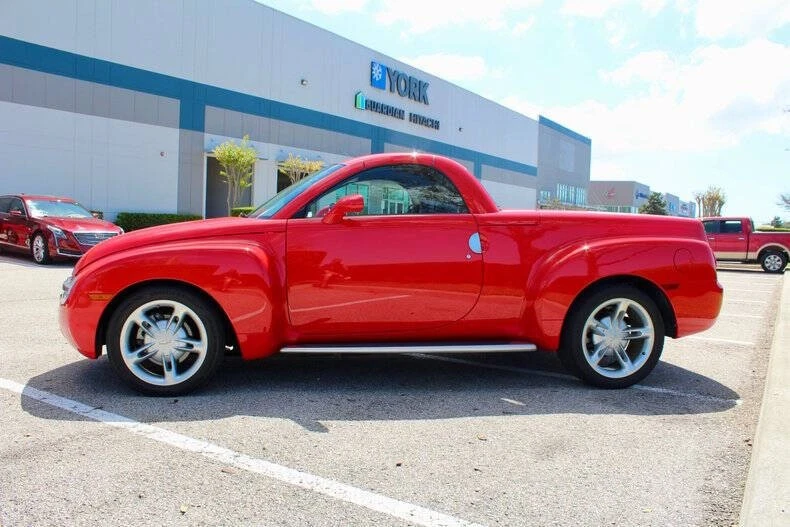 2004 Chevrolet SSR - Image 10 of 31