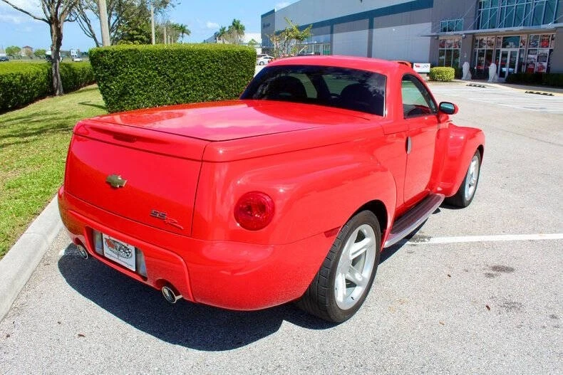 2004 Chevrolet SSR - Image 16 of 31
