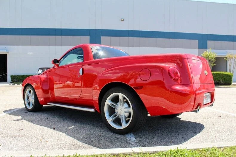 2004 Chevrolet SSR - Image 12 of 31