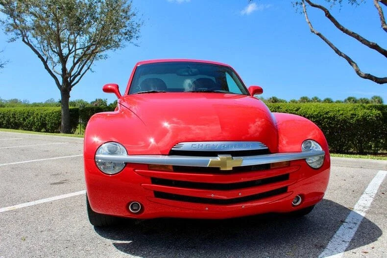 2004 Chevrolet SSR - Image 7 of 31
