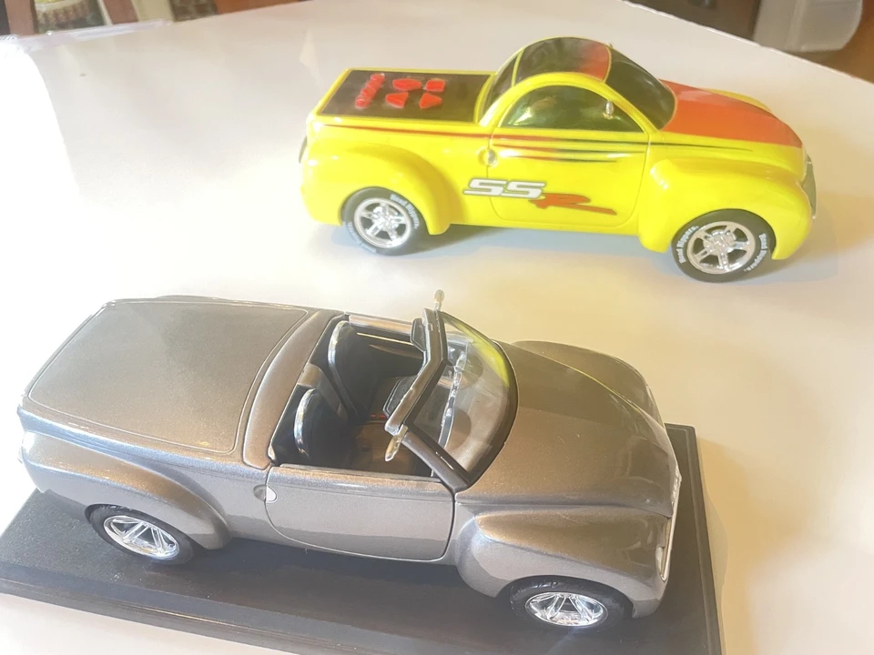 2004 Chevrolet SSR - Image 19 of 21