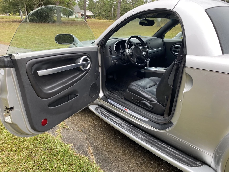 2004 Chevrolet SSR - Image 9 of 21