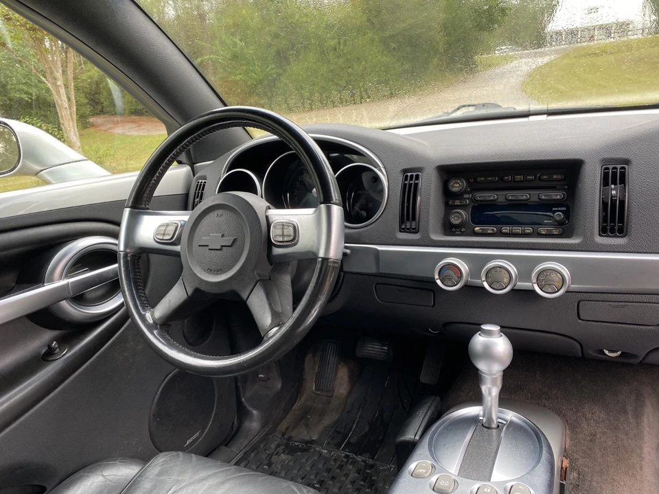2004 Chevrolet SSR - Image 12 of 21