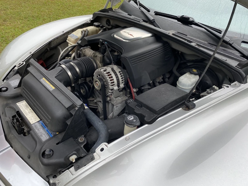 2004 Chevrolet SSR - Image 7 of 21