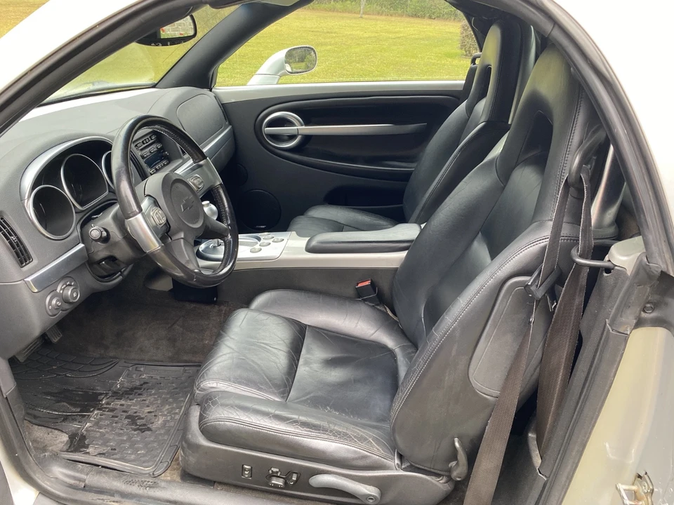 2004 Chevrolet SSR - Image 11 of 21