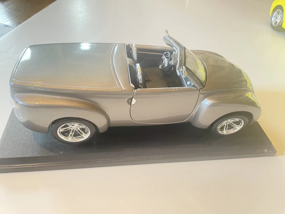 2004 Chevrolet SSR - Image 21 of 21