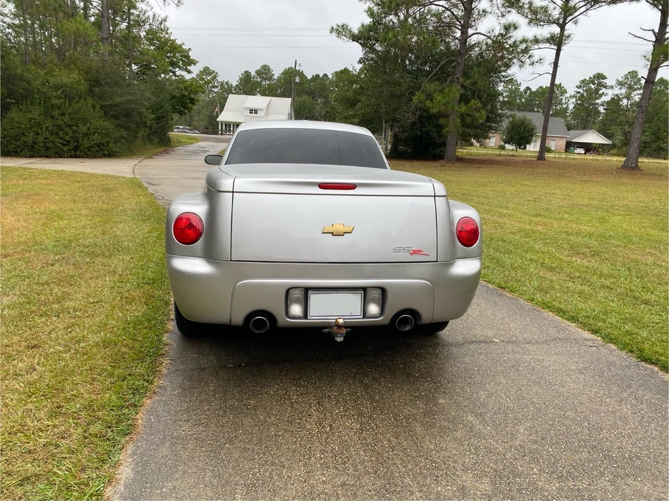 2004 Chevrolet SSR - Image 4 of 21