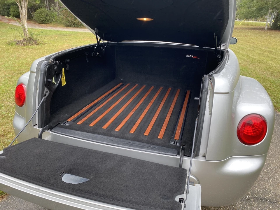 2004 Chevrolet SSR - Image 14 of 21