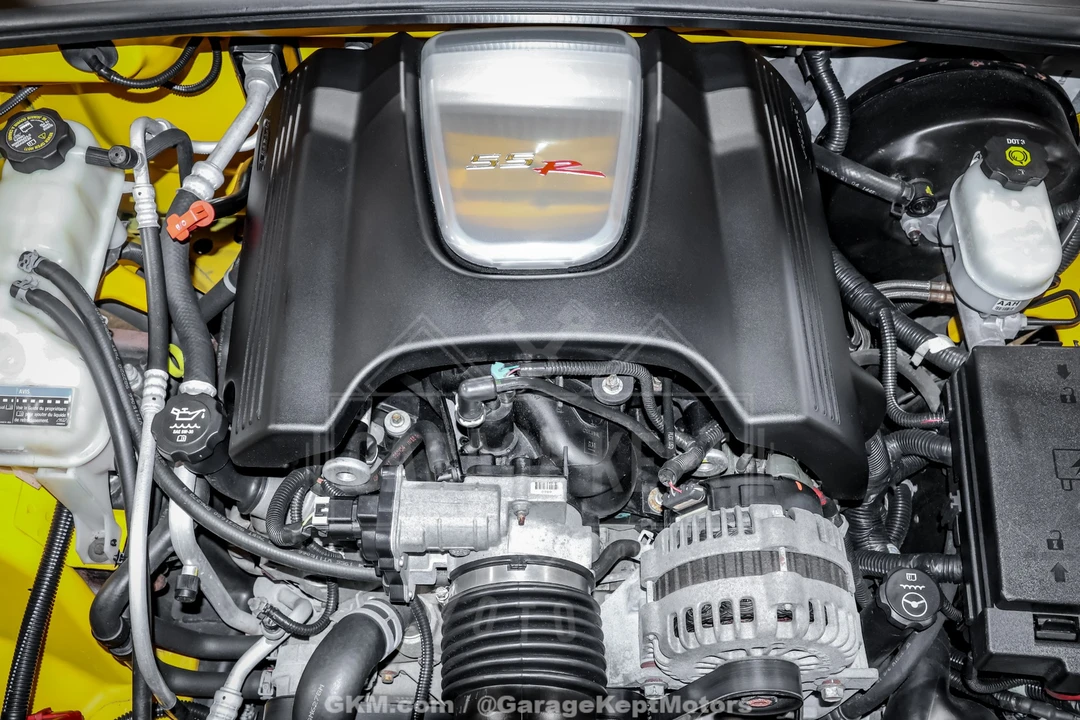 2004 Chevrolet SSR - Image 14 of 18