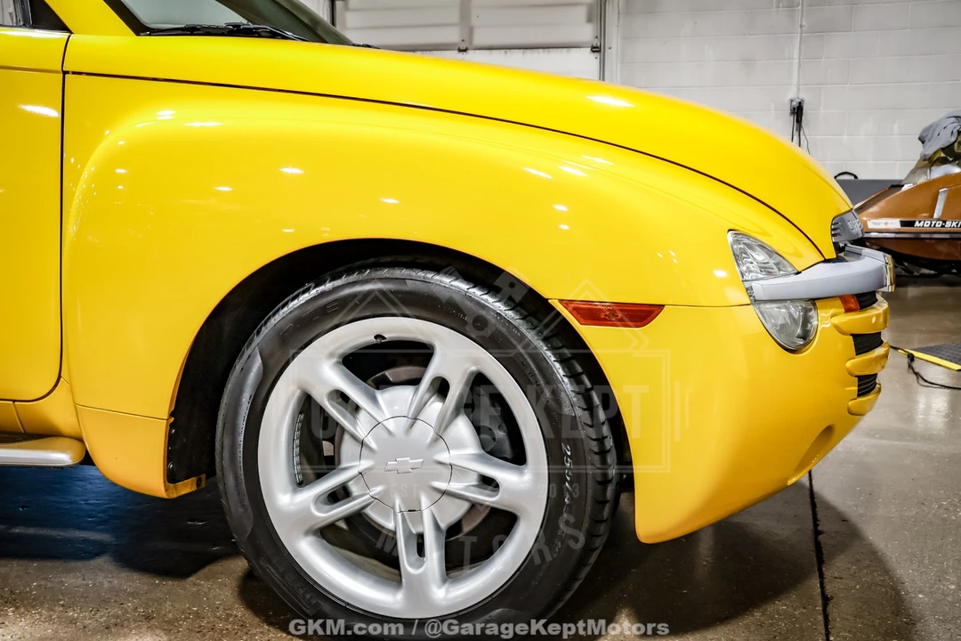 2004 Chevrolet SSR - Image 8 of 18