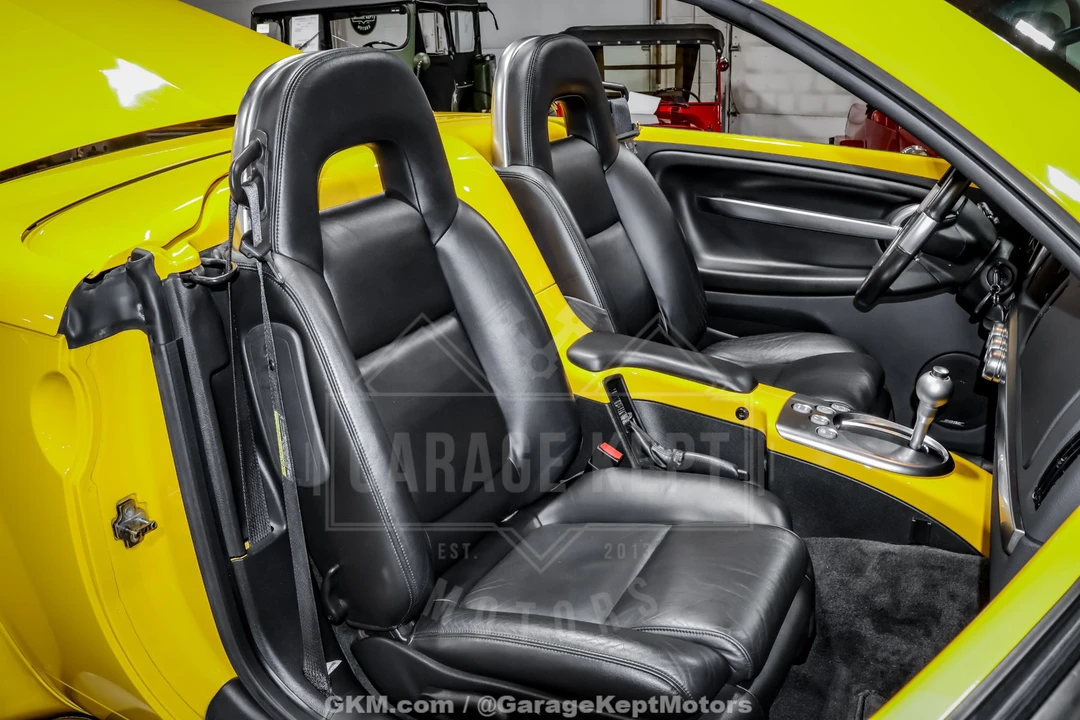 2004 Chevrolet SSR - Image 9 of 18