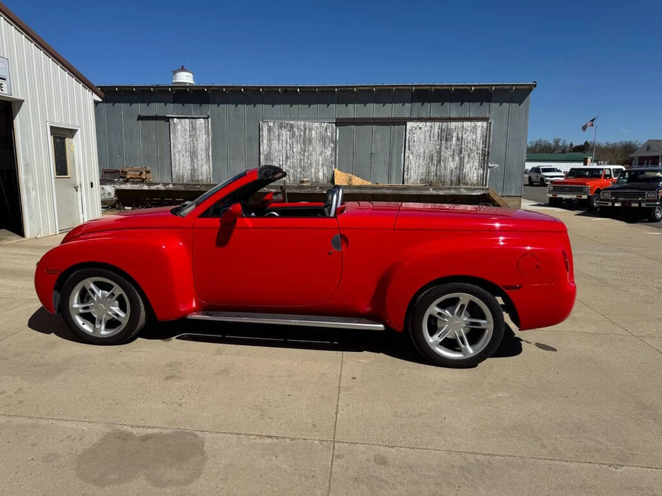 2004 Chevrolet SSR - Image 6 of 31