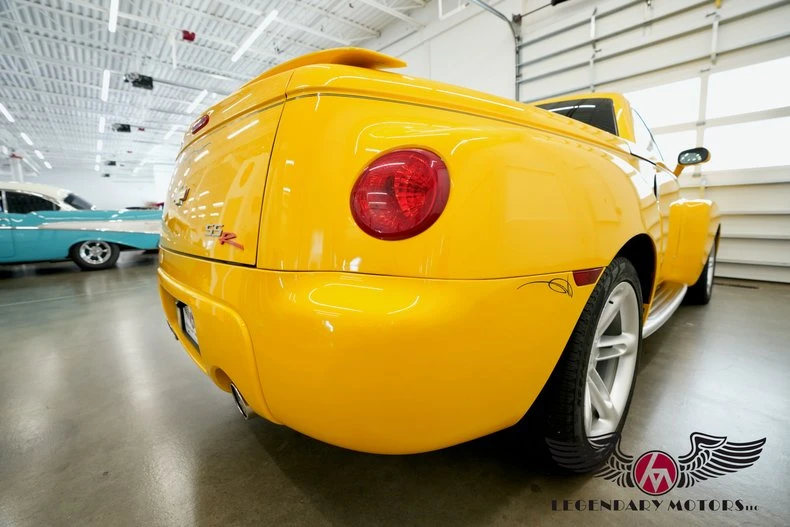 2004 Chevrolet SSR - Image 21 of 31