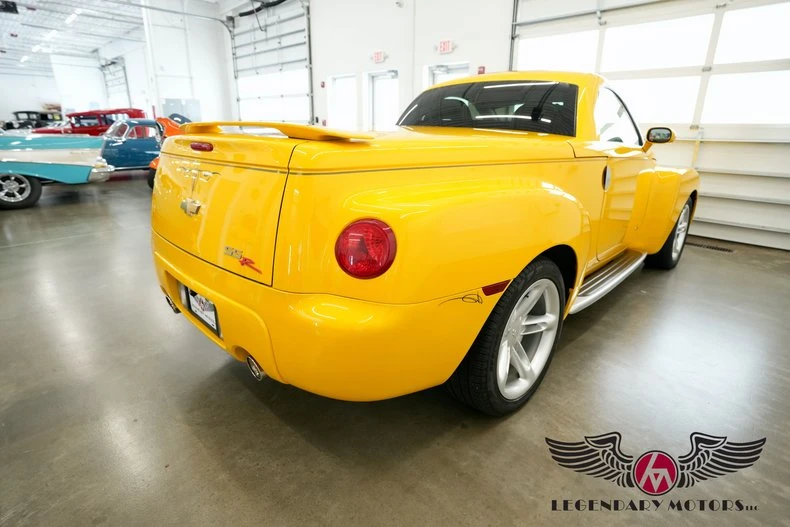 2004 Chevrolet SSR - Image 6 of 31