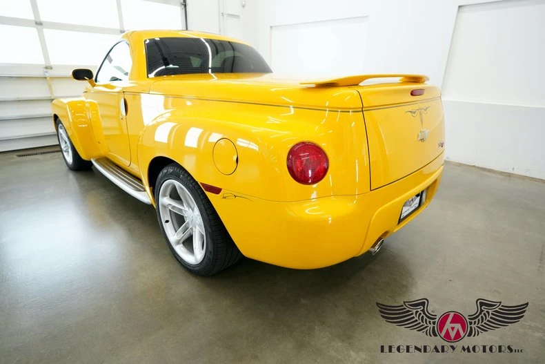 2004 Chevrolet SSR - Image 4 of 31