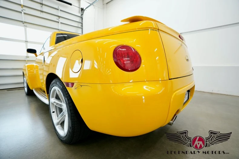 2004 Chevrolet SSR - Image 17 of 31