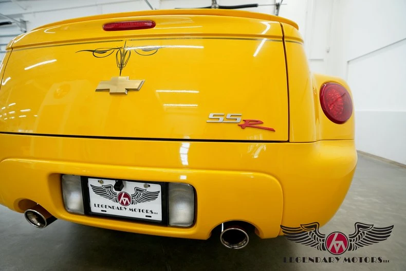 2004 Chevrolet SSR - Image 20 of 31
