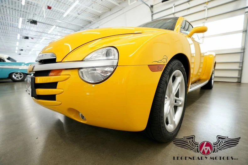 2004 Chevrolet SSR - Image 13 of 31