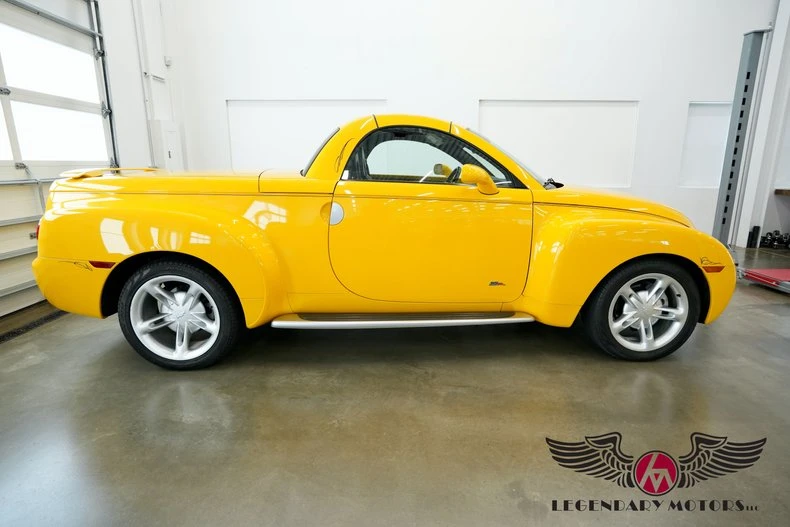 2004 Chevrolet SSR - Image 7 of 31