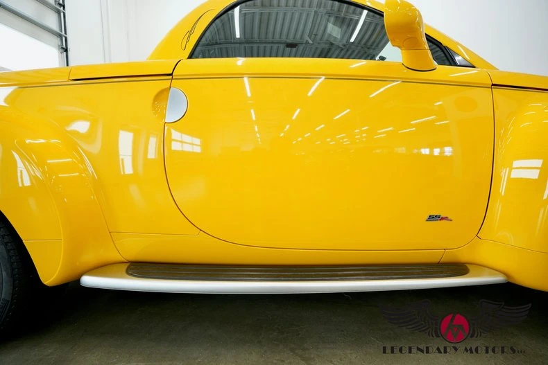 2004 Chevrolet SSR - Image 23 of 31