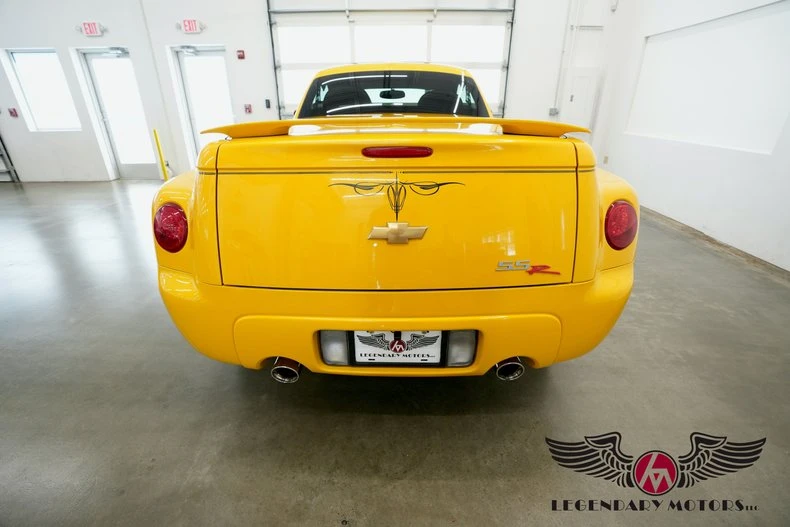 2004 Chevrolet SSR - Image 5 of 31