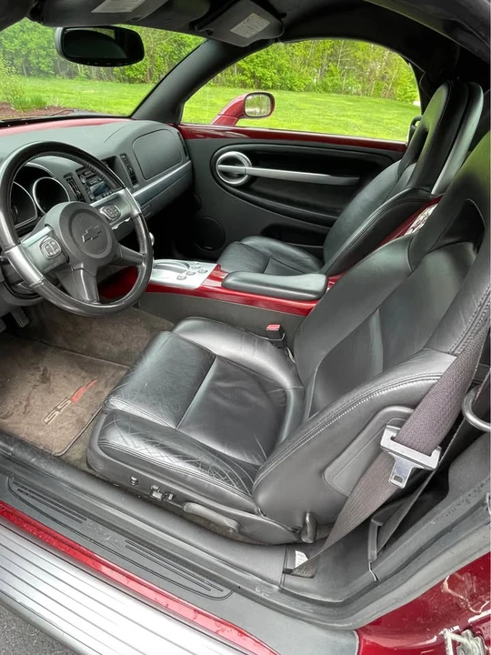 2004 Chevrolet SSR - Image 8 of 12