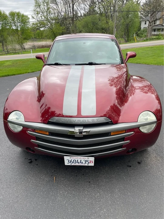 2004 Chevrolet SSR - Image 2 of 12