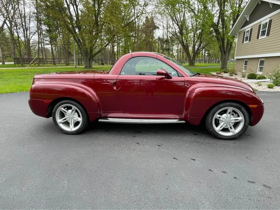 2004 Chevrolet SSR - Image 4 of 12