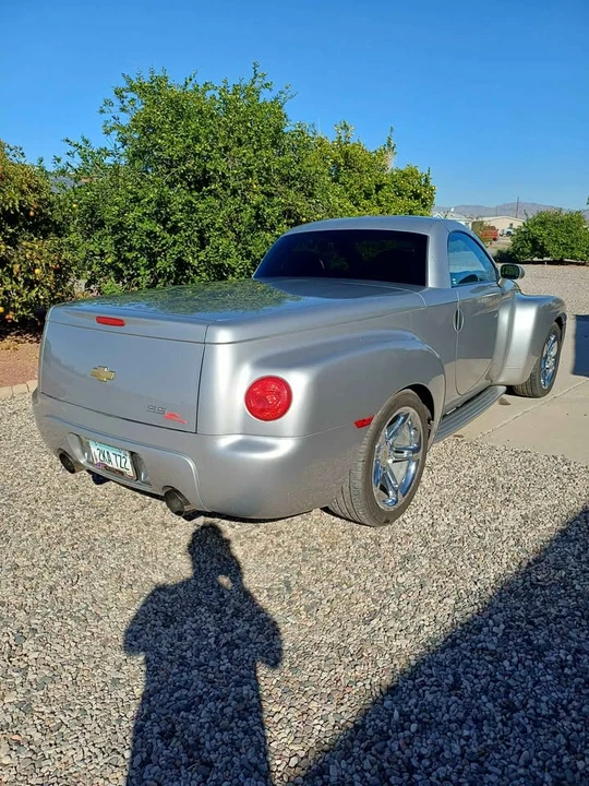 2004 Chevrolet SSR - Image 3 of 6