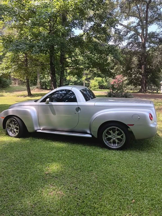 2004 Chevrolet SSR - Image 4 of 5